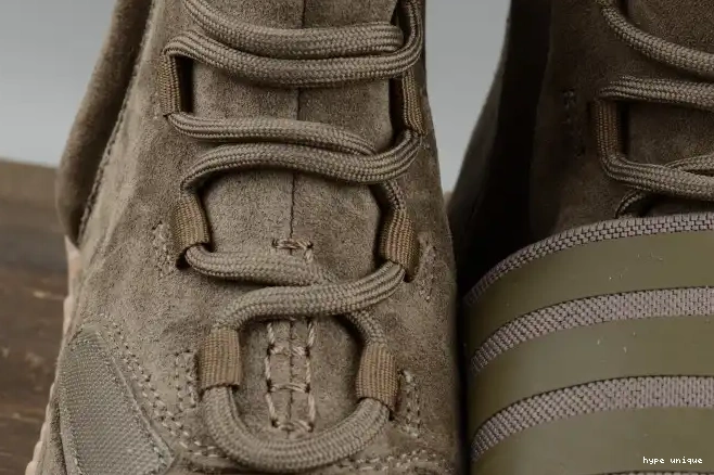 hype adidas Boost Light 750 Yeezy Brown BY2456 0327